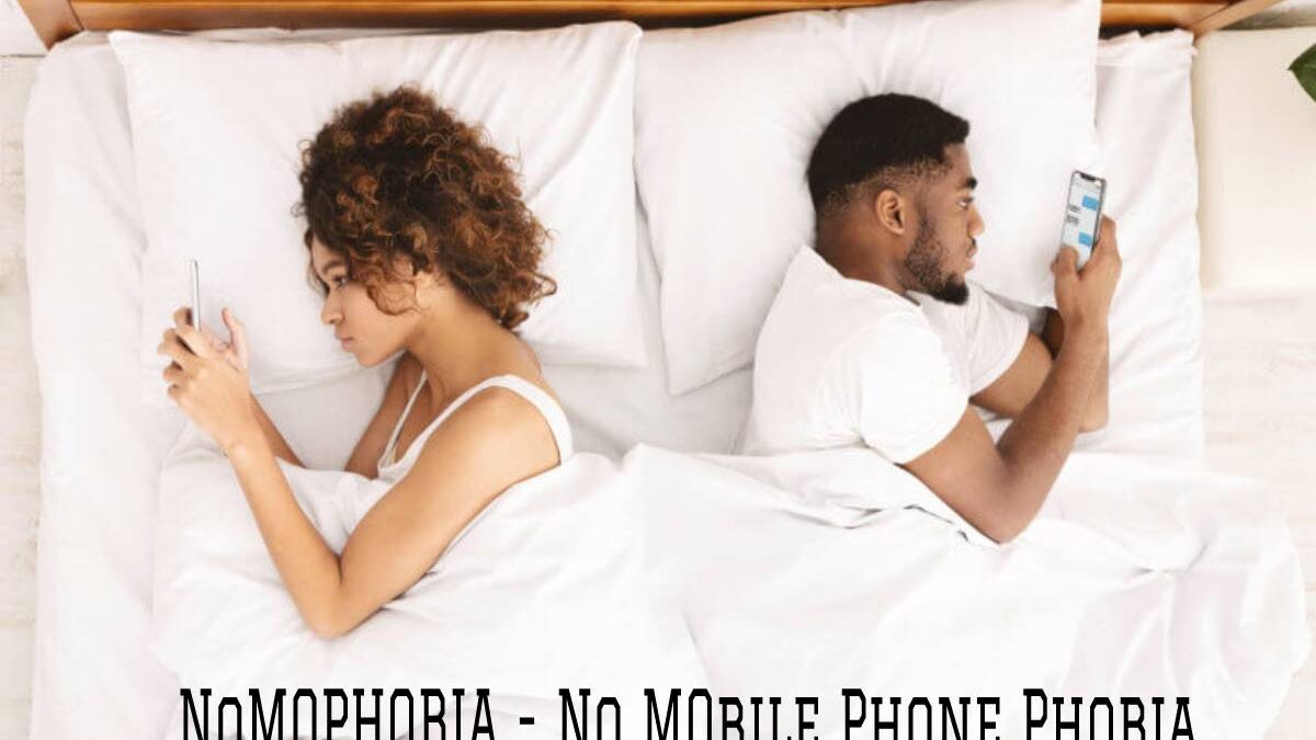 Nomophobia: how to stop staring at your mobile so much?