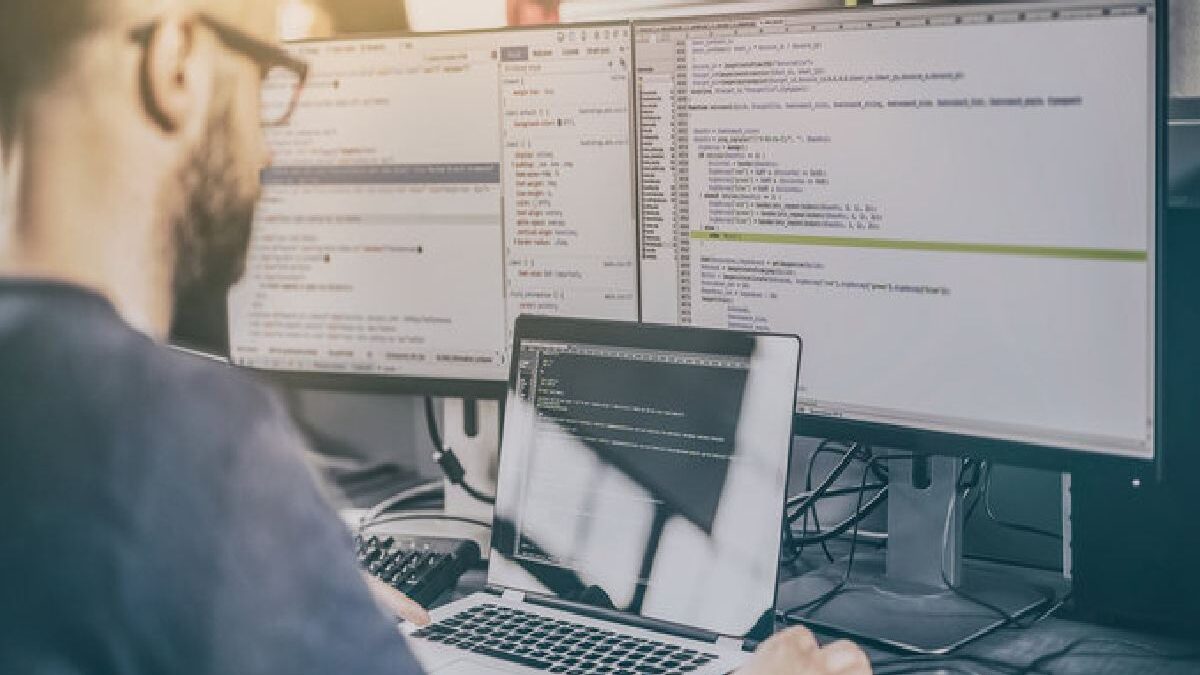10 Key Skills and Knowledge of a Front-End Developer