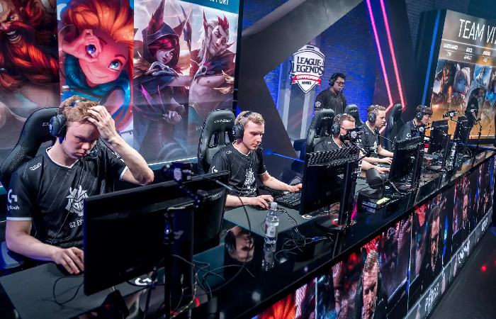 What are video games considered esports?