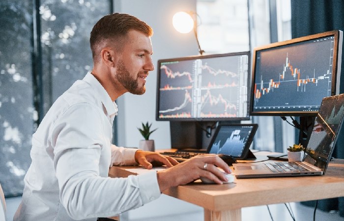 Pros and Cons of Day Trading