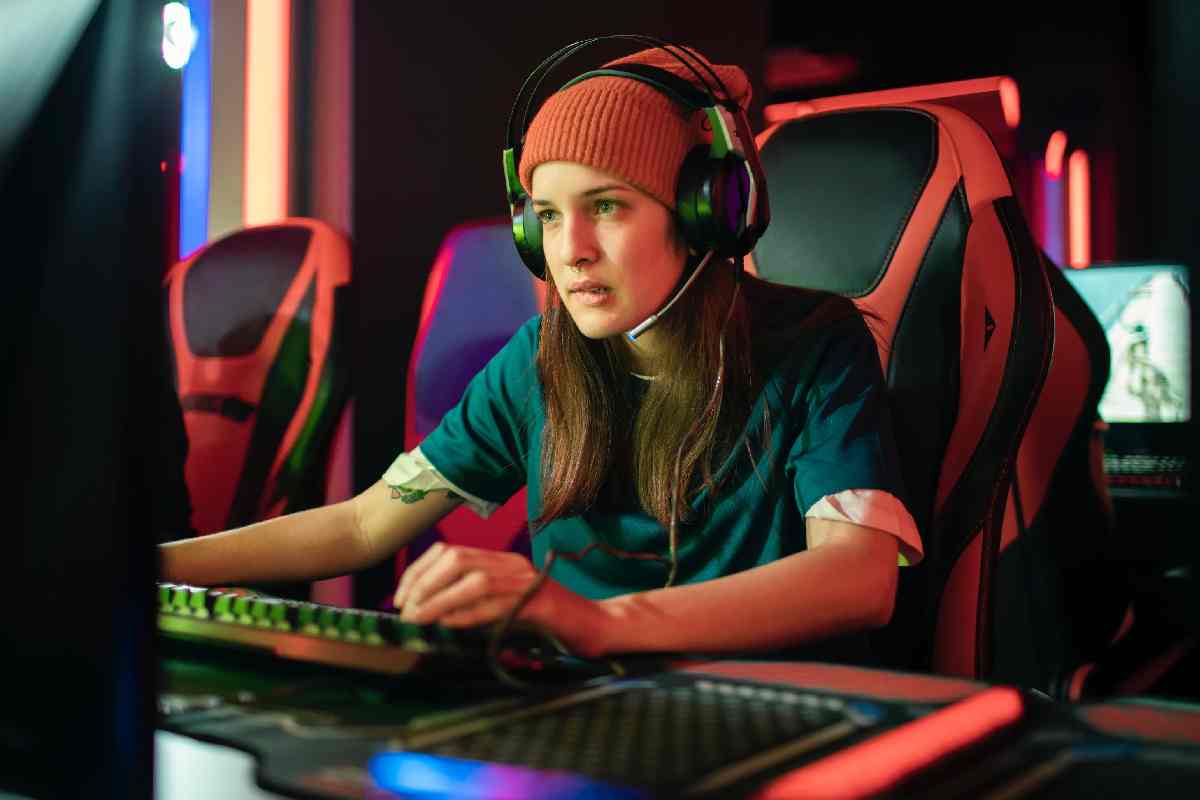 How to Choose Gaming Headphones and Why They’re Better Than Regular Ones